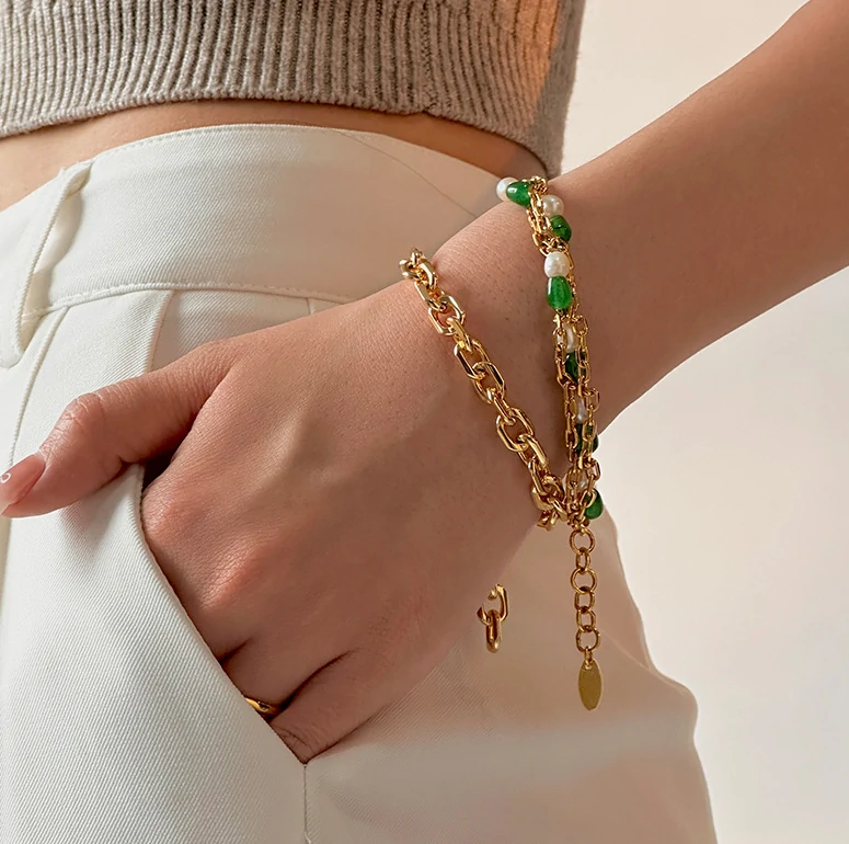 Delicate silver chain bracelet with alternating green aventurine stones and white pearls, perfect for minimalist jewelry lovers and nature-inspired gifts