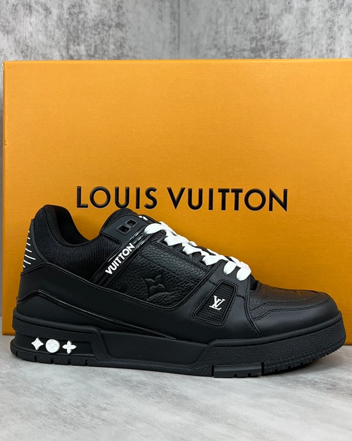 Kivne Louis Vuitton LV Trainer Sneaker "All Black"