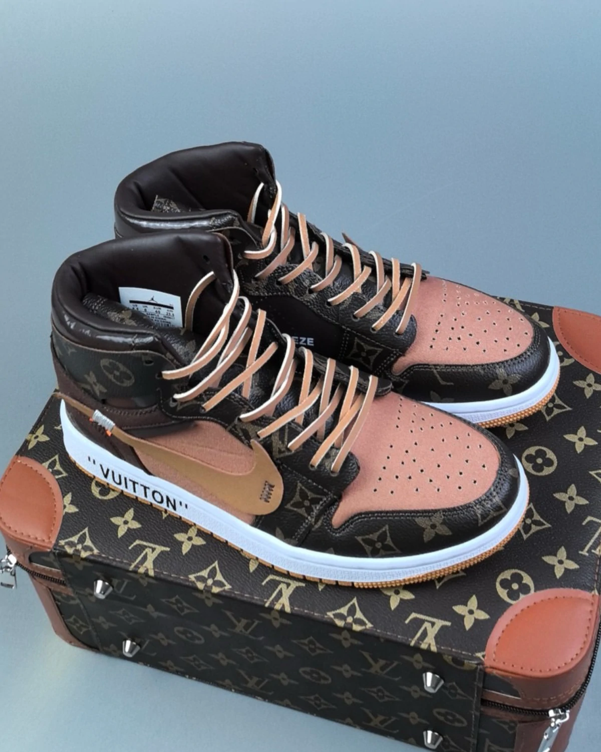 Kivne Air Jordan 1 Retro High x Louis Vuitton (Custom)