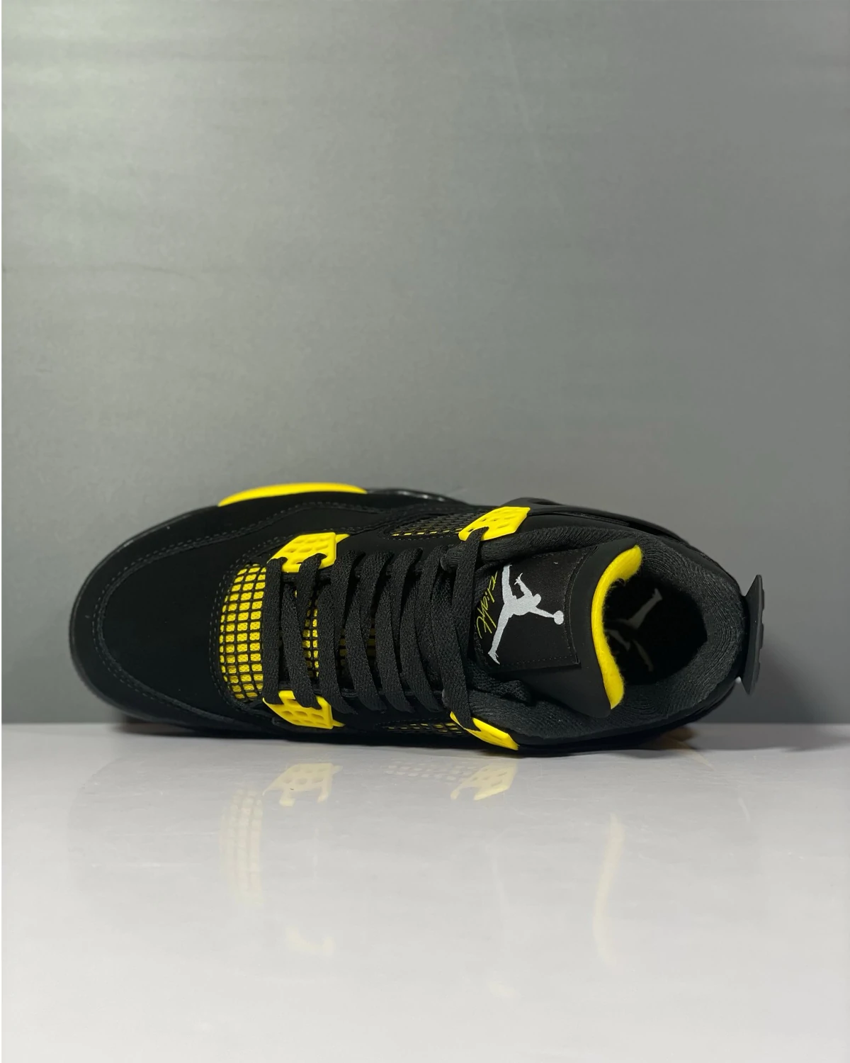Kivne Air Jordan 4 Thunder