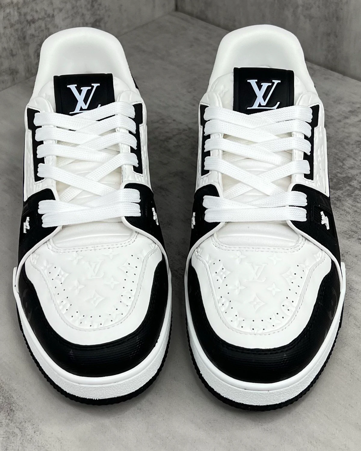 Kivne Louis Vuitton LV Trainer – White Black