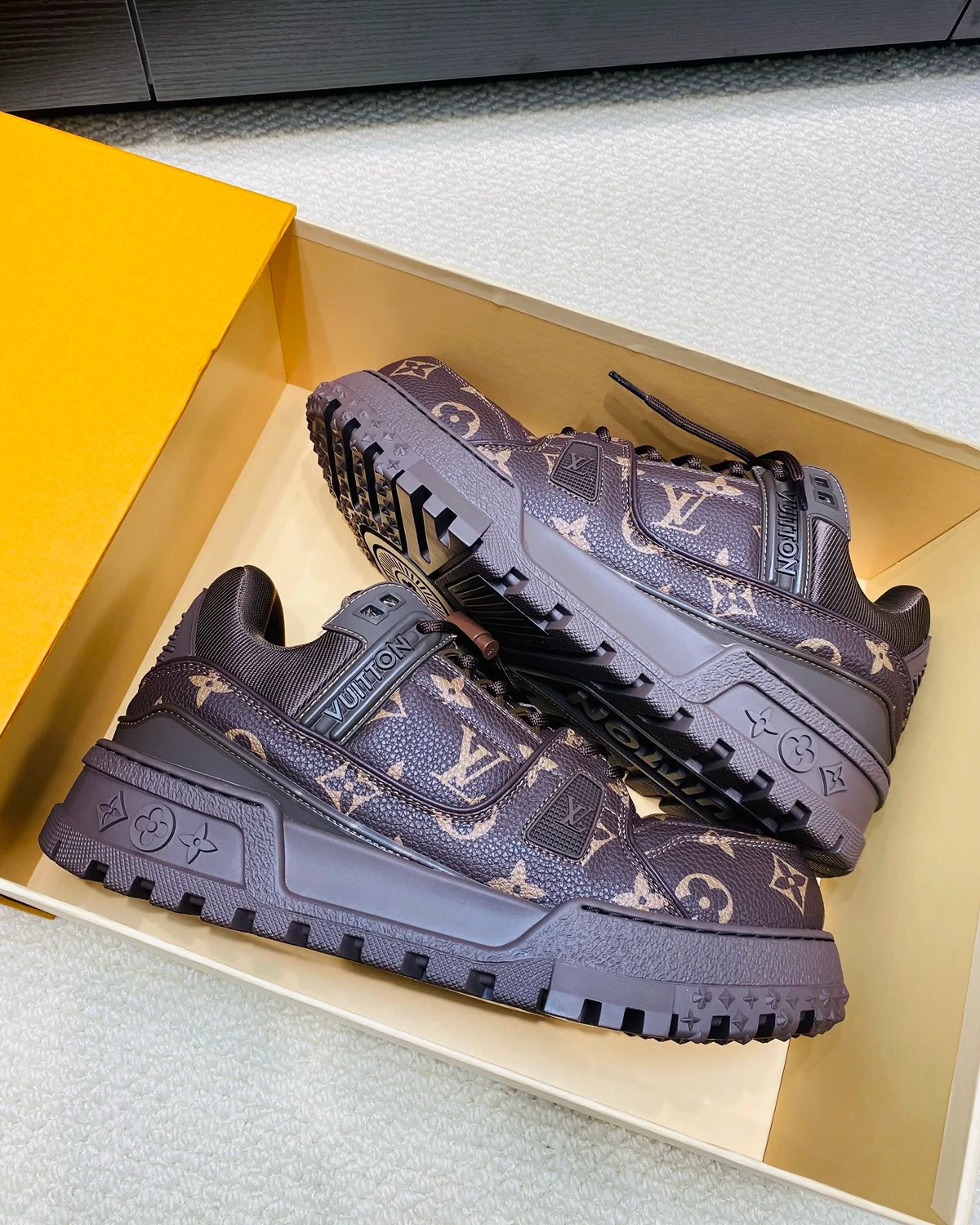 Kivne Louis Vuitton Trainer bread shoes