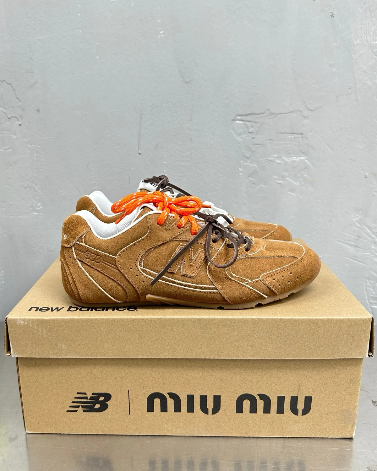 Kivne Miu Miu x New Balance 530 SL Suede Sneaker in Cinnamon